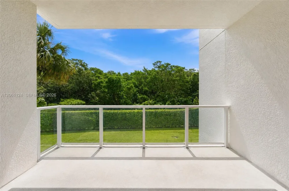15051 Royal Oaks Ln #102 North Miami, FL 33181