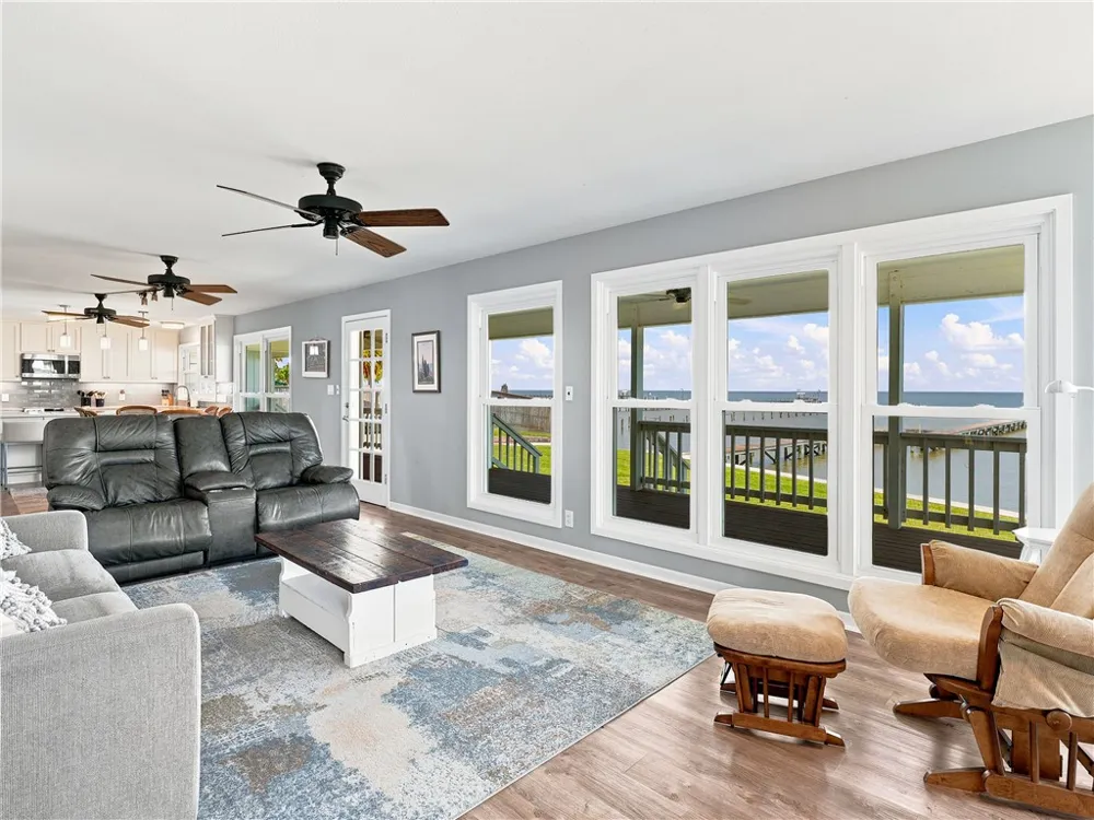 3633 Copano Drive Rockport, TX 78382