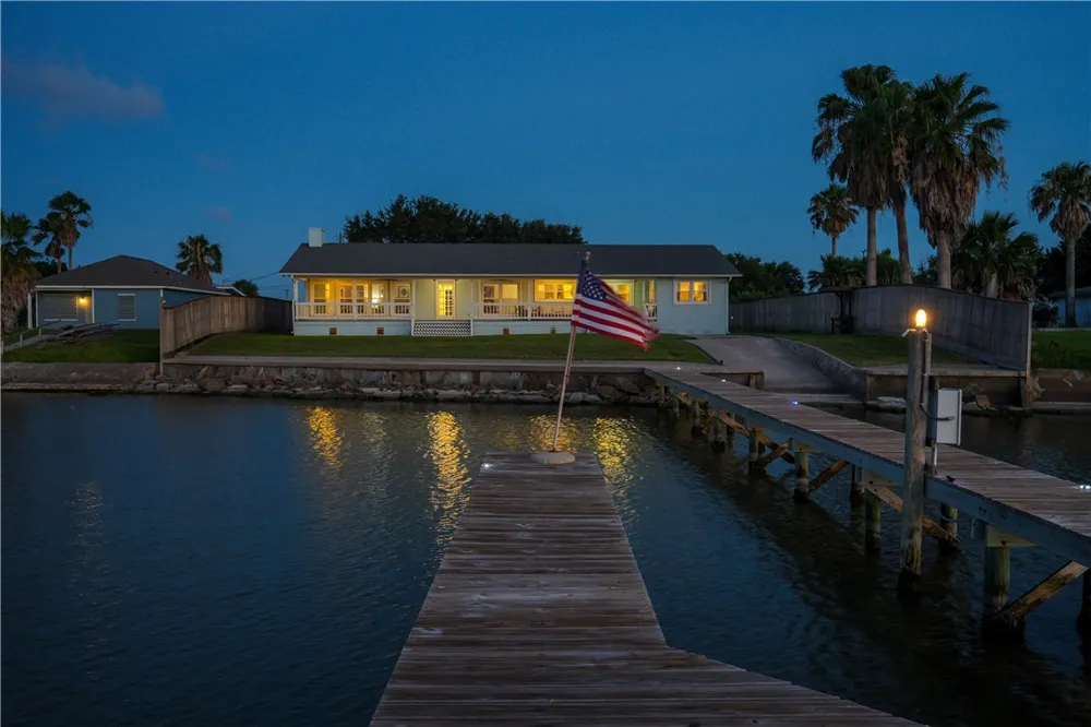 3633 Copano Drive Rockport, TX 78382