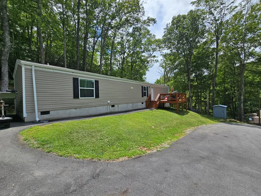 Boulder Court Franklin, NC 28734