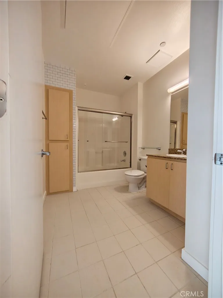 630 W 6th Street #506 Los Angeles, CA 90017