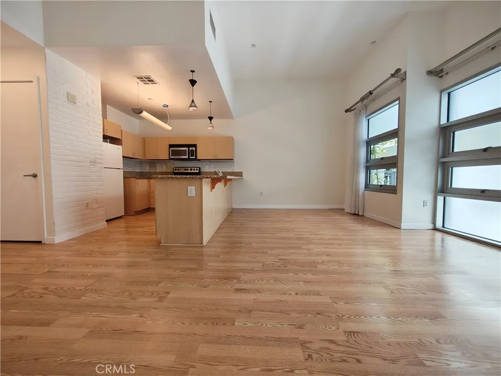 630 W 6th Street #506 Los Angeles, CA 90017