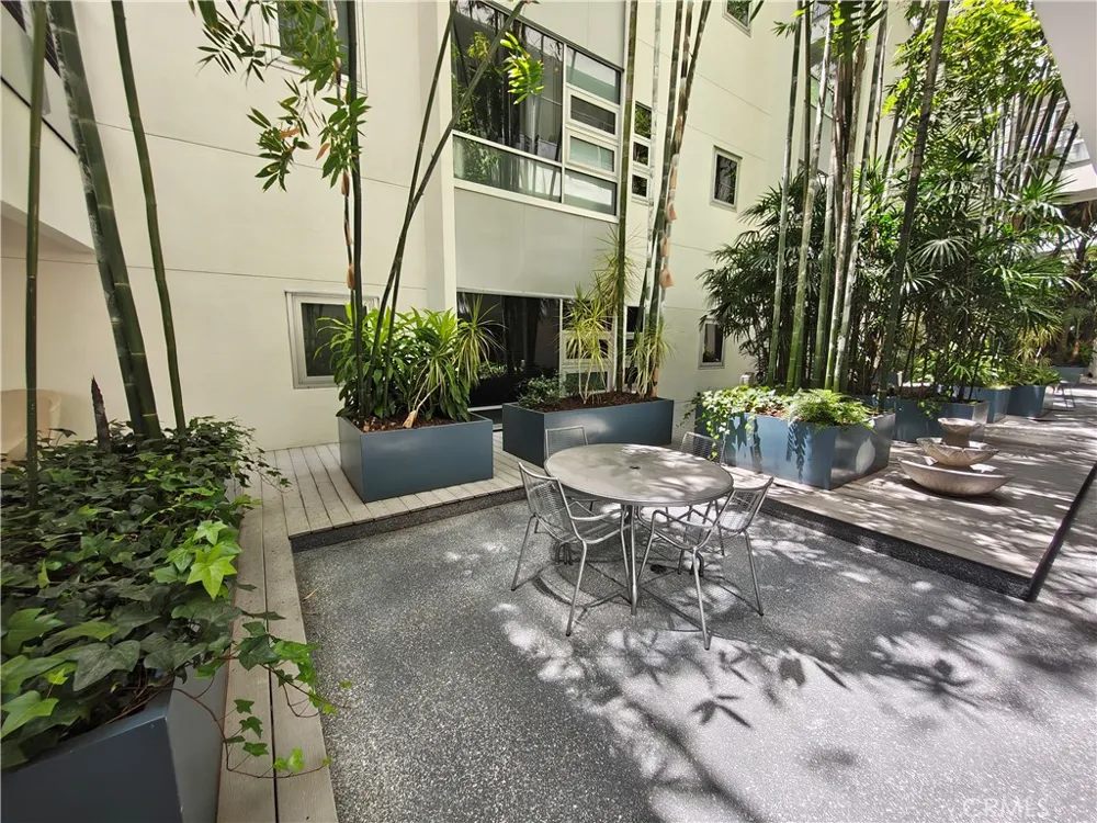 630 W 6th Street #506 Los Angeles, CA 90017