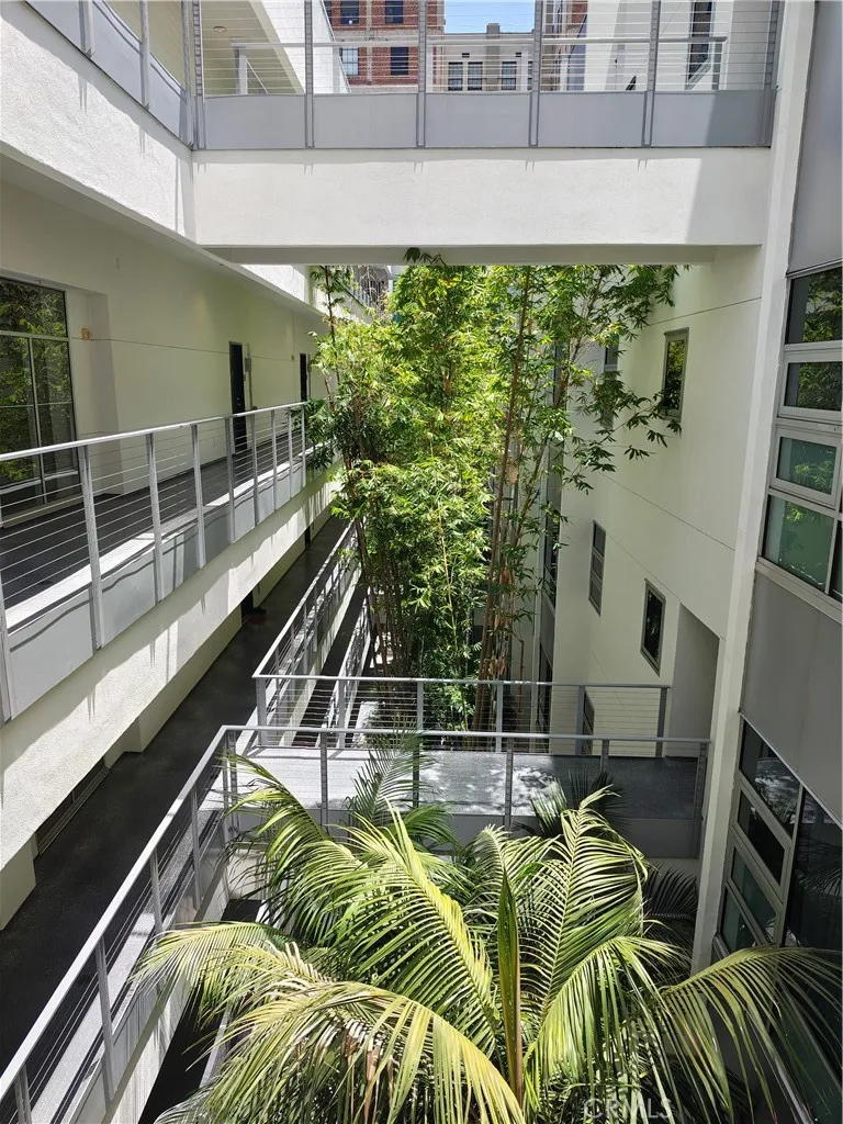 630 W 6th Street #506 Los Angeles, CA 90017