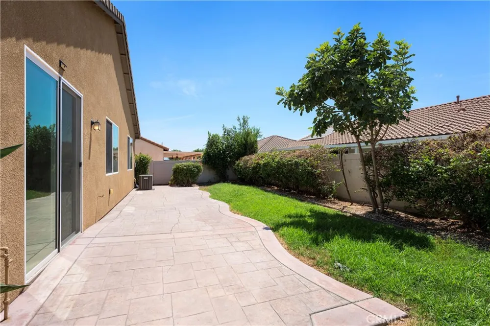 6727 Carnelian Street Jurupa Valley, CA 91752