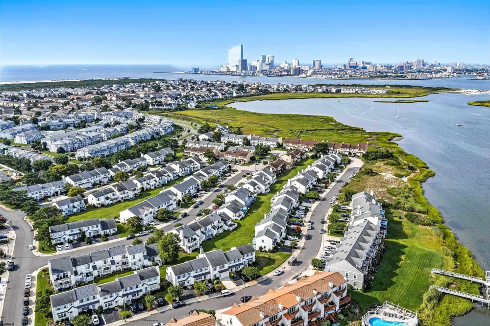 329 Sea Shell Ln Brigantine, NJ 08203