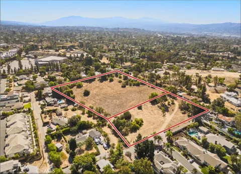 5225 Highland Avenue