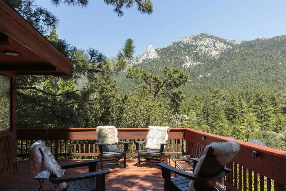55100 Pine Crest Drive Idyllwild, CA 92549