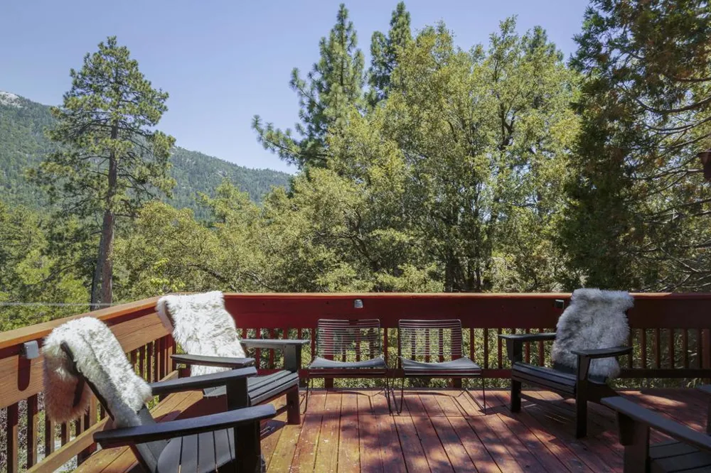 55100 Pine Crest Drive Idyllwild, CA 92549