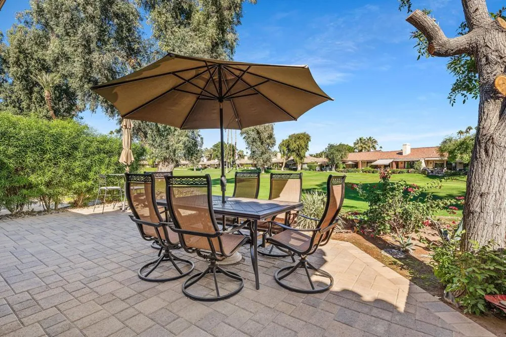 186 Gran Via Palm Desert, CA 92260