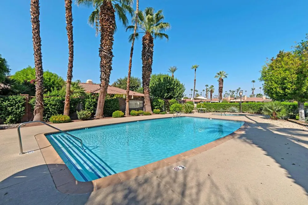 186 Gran Via Palm Desert, CA 92260