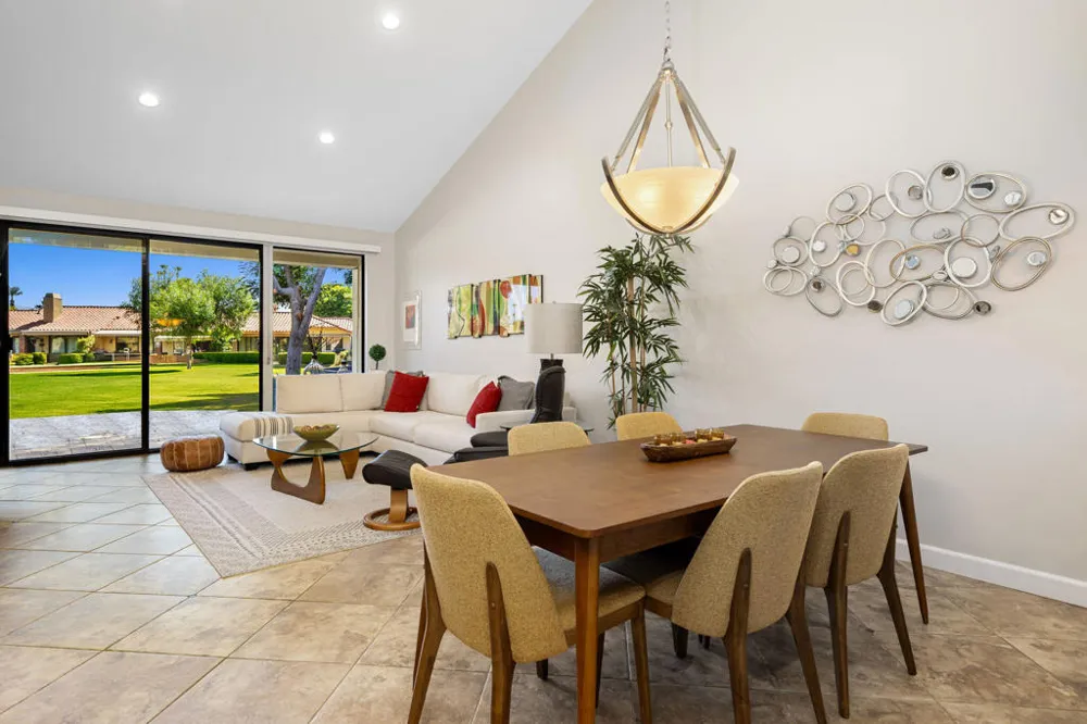 186 Gran Via Palm Desert, CA 92260