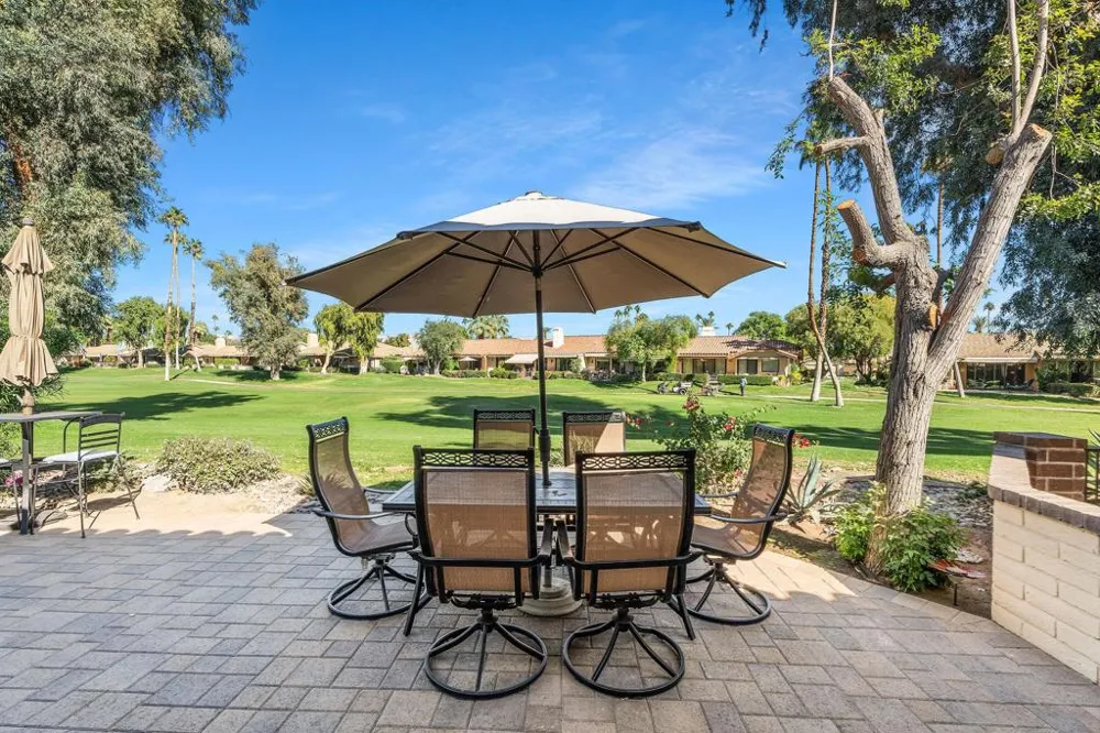 186 Gran Via Palm Desert, CA 92260