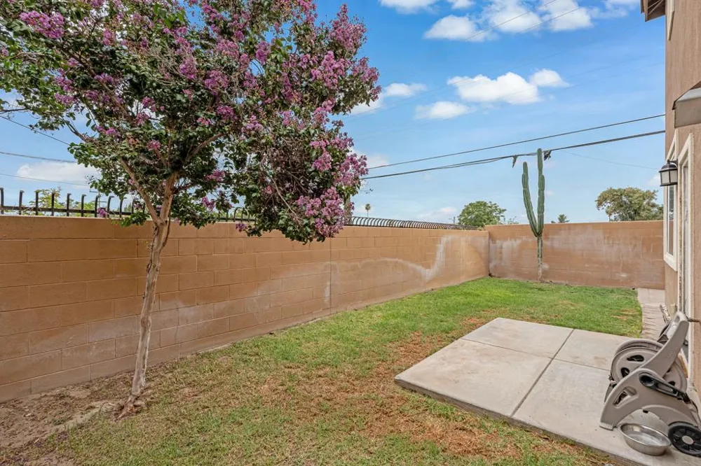 277 Bloomington Avenue #207 Rialto, CA 92376