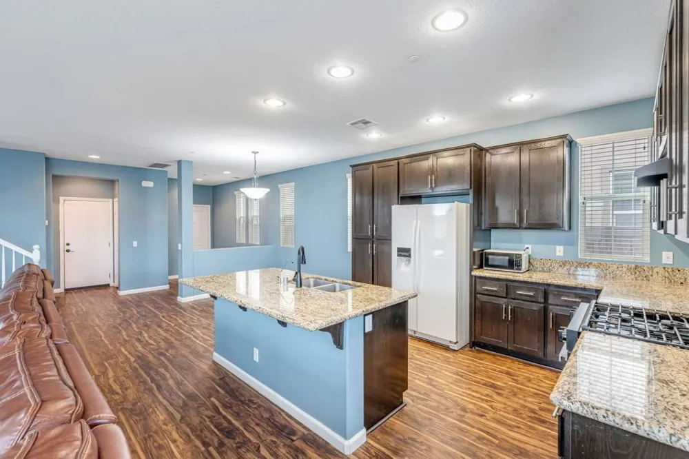 277 Bloomington Avenue #207 Rialto, CA 92376