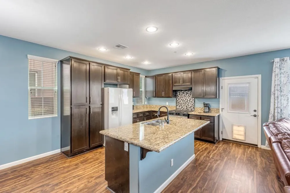 277 Bloomington Avenue #207 Rialto, CA 92376