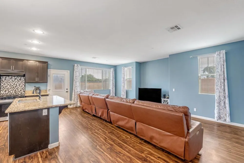 277 Bloomington Avenue #207 Rialto, CA 92376