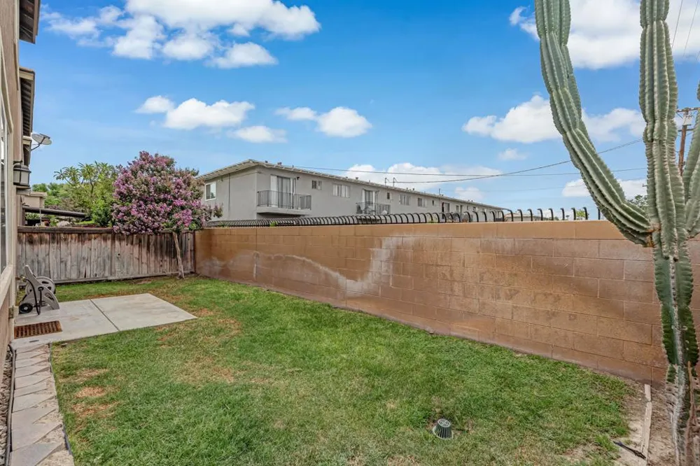 277 Bloomington Avenue #207 Rialto, CA 92376