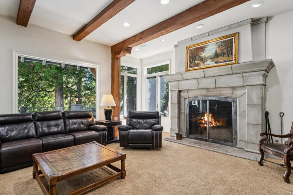 391 Cedar Ridge Drive Lake Arrowhead, CA 92352
