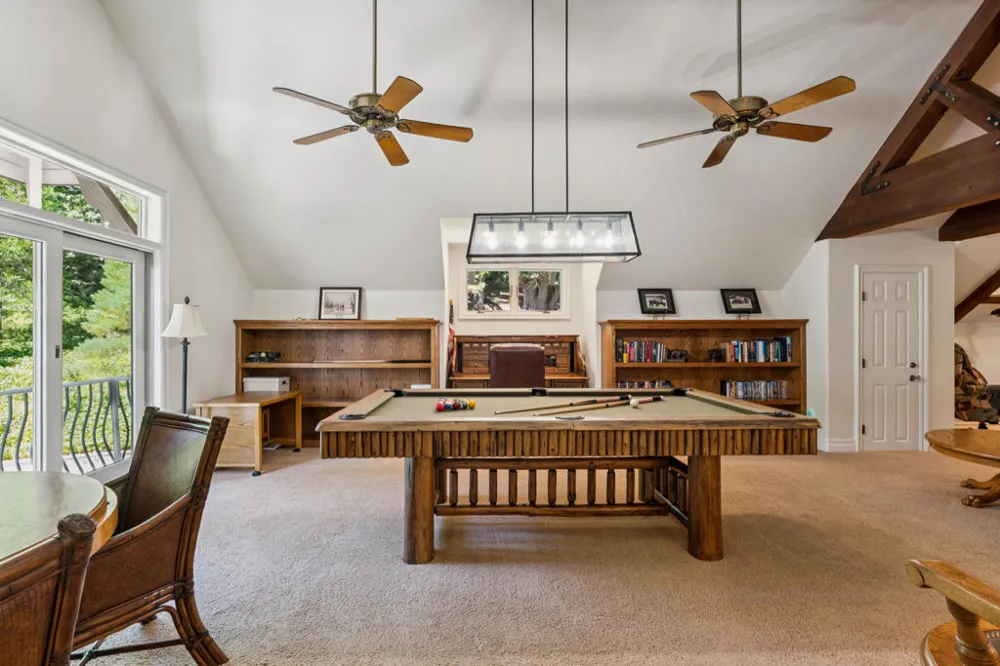 391 Cedar Ridge Drive Lake Arrowhead, CA 92352