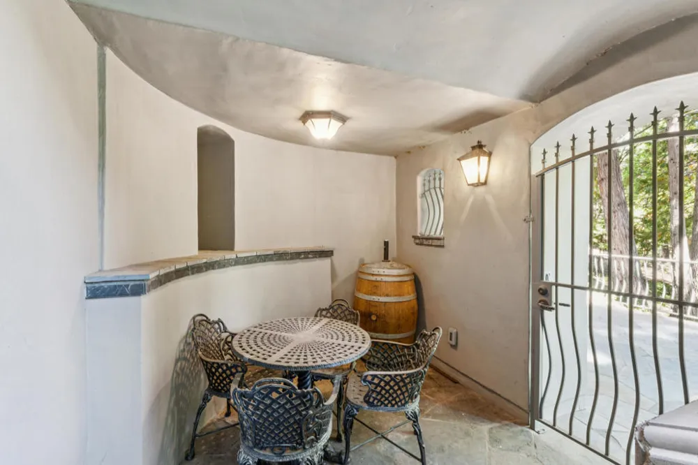 391 Cedar Ridge Drive Lake Arrowhead, CA 92352
