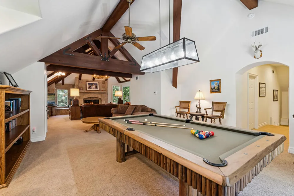 391 Cedar Ridge Drive Lake Arrowhead, CA 92352
