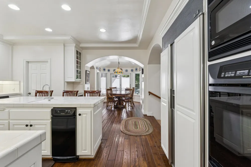391 Cedar Ridge Drive Lake Arrowhead, CA 92352