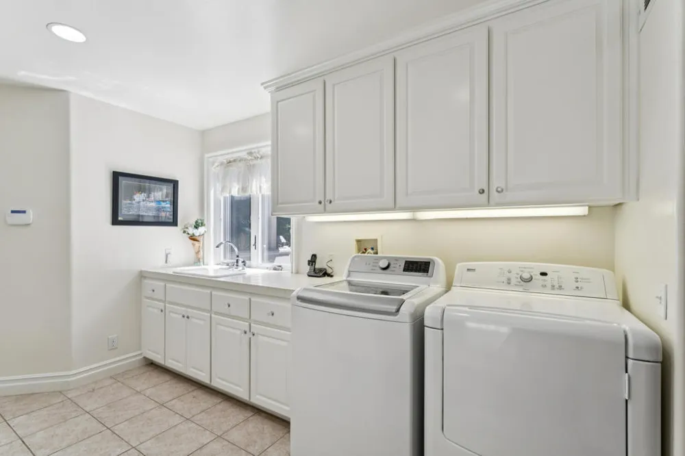 391 Cedar Ridge Drive Lake Arrowhead, CA 92352