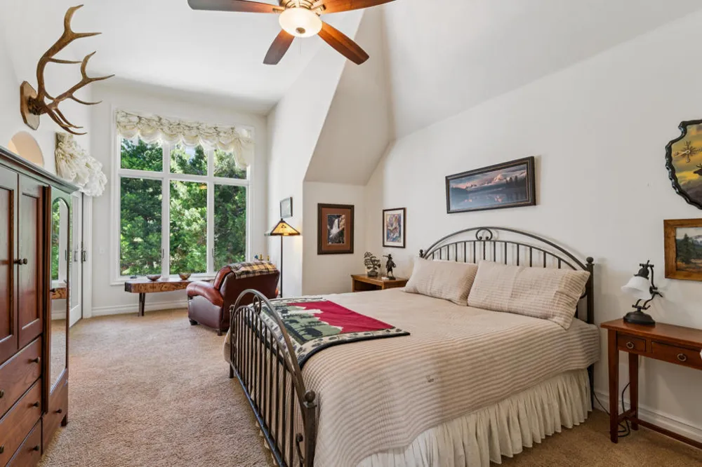 391 Cedar Ridge Drive Lake Arrowhead, CA 92352