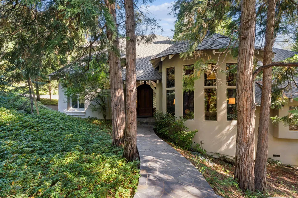 391 Cedar Ridge Drive Lake Arrowhead, CA 92352