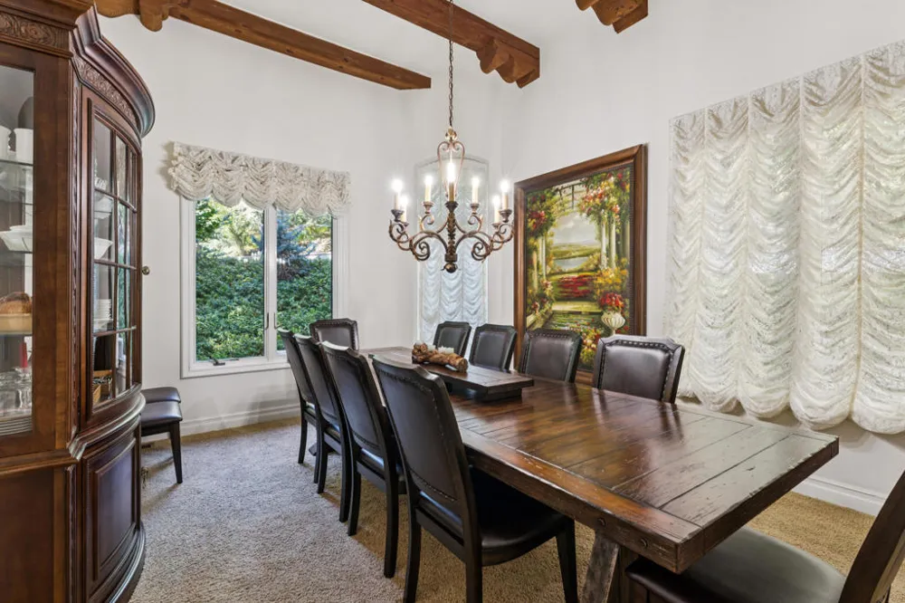 391 Cedar Ridge Drive Lake Arrowhead, CA 92352