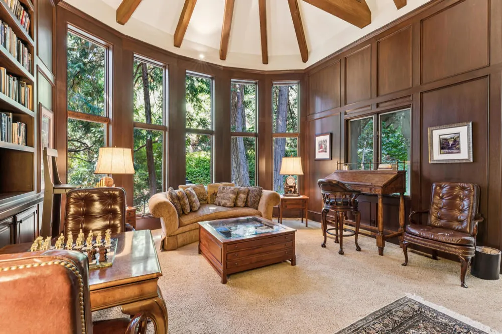 391 Cedar Ridge Drive Lake Arrowhead, CA 92352