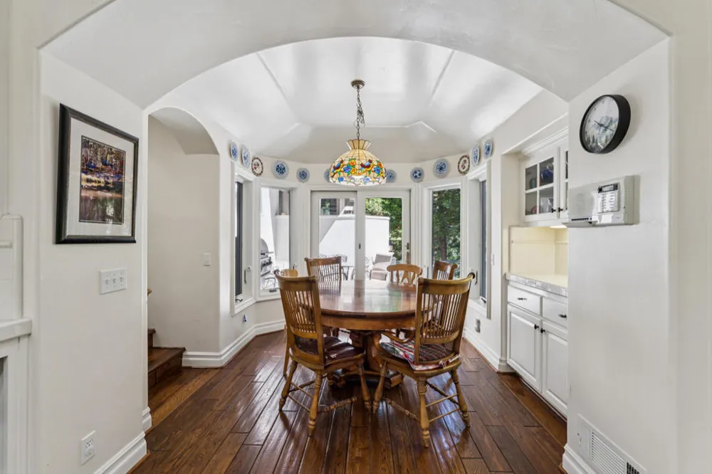 391 Cedar Ridge Drive Lake Arrowhead, CA 92352