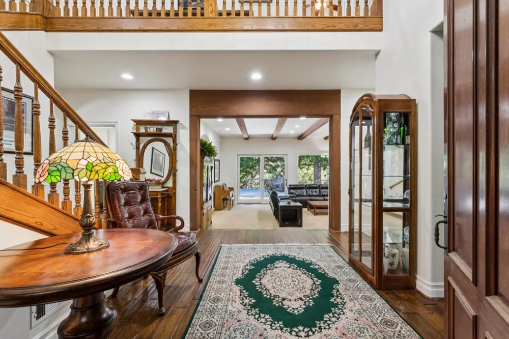 391 Cedar Ridge Drive Lake Arrowhead, CA 92352
