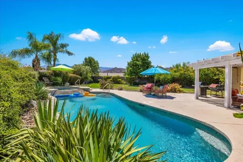 45400 Ashwood Court