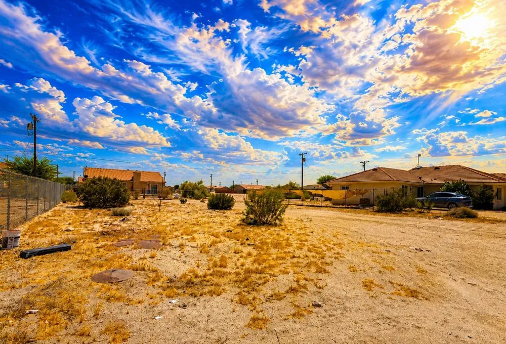 1285 Red Sea Avenue Thermal, CA 92274