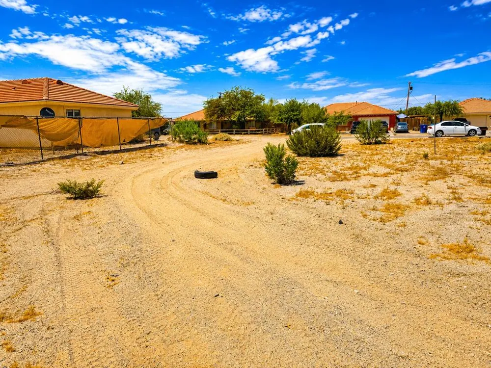 1285 Red Sea Avenue Thermal, CA 92274