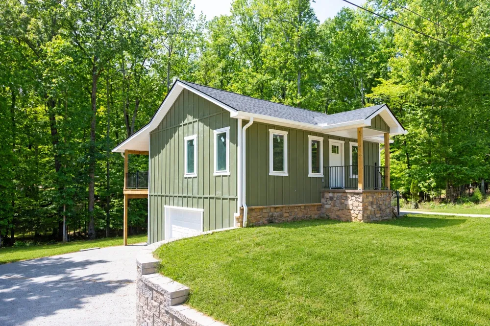 144 Caron Drive Spring City, TN 37381