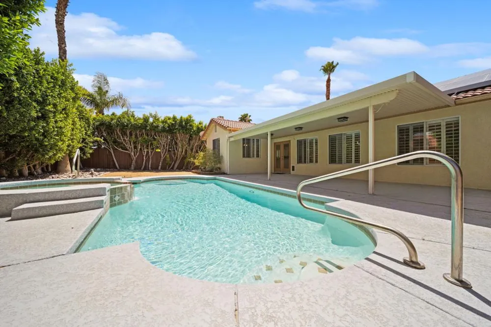 37762 Drexell Drive Palm Desert, CA 92211