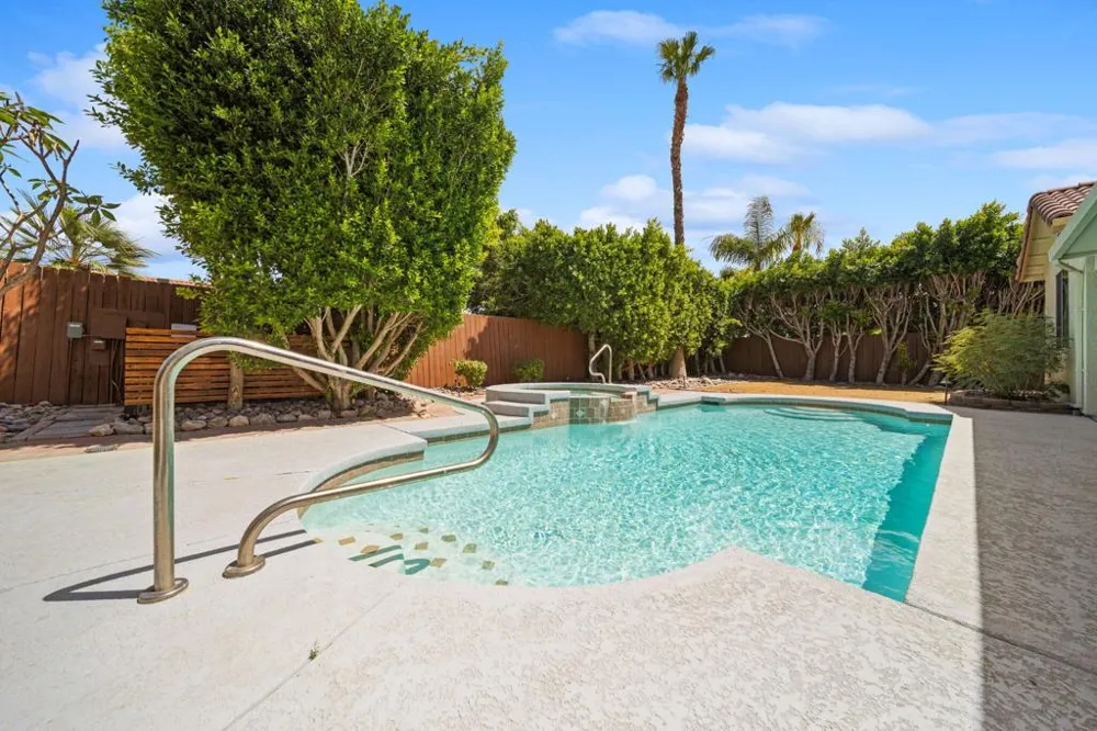 37762 Drexell Drive Palm Desert, CA 92211