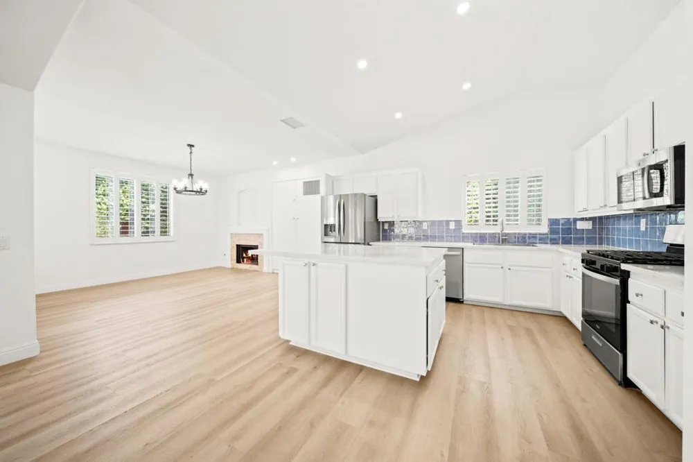 37762 Drexell Drive Palm Desert, CA 92211