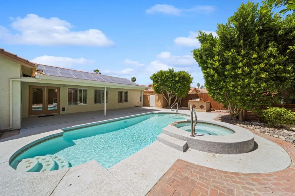 37762 Drexell Drive Palm Desert, CA 92211