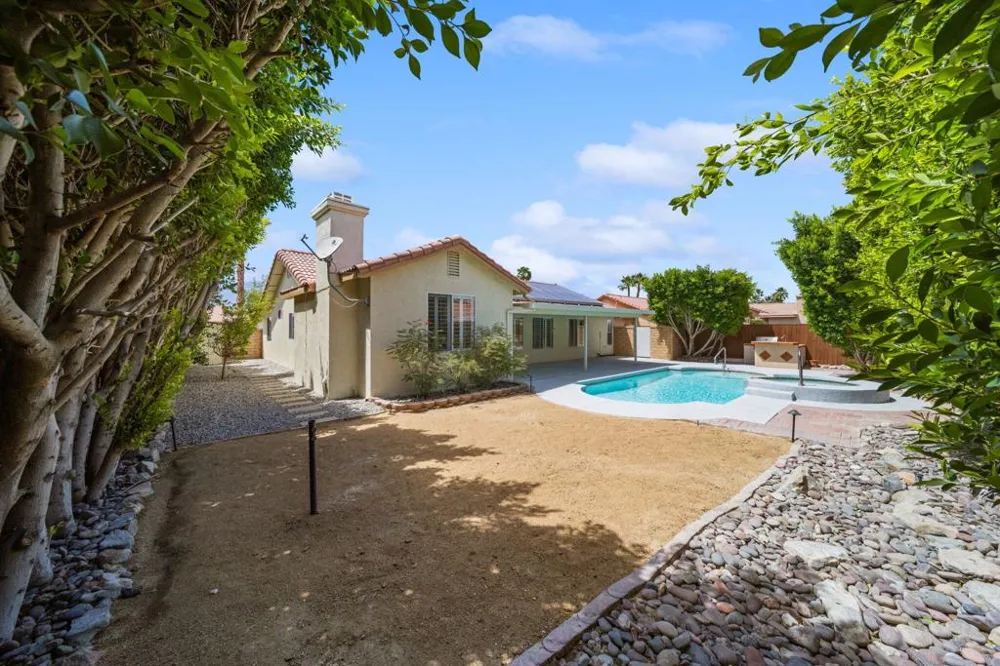 37762 Drexell Drive Palm Desert, CA 92211