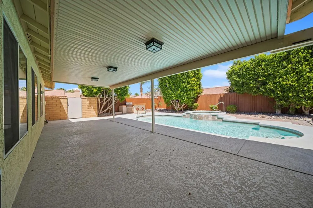 37762 Drexell Drive Palm Desert, CA 92211