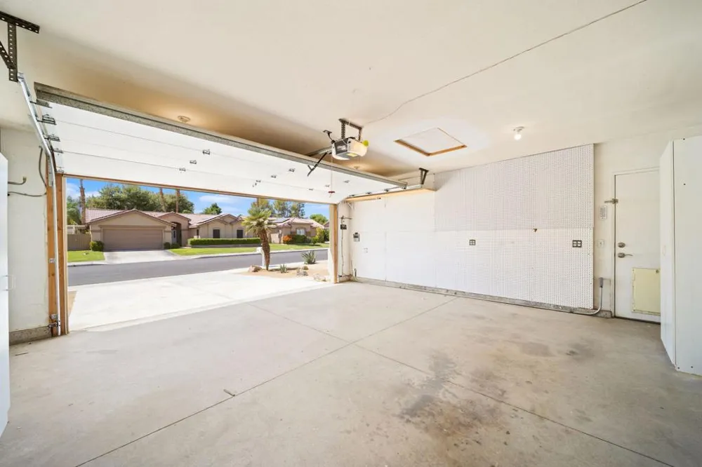 37762 Drexell Drive Palm Desert, CA 92211
