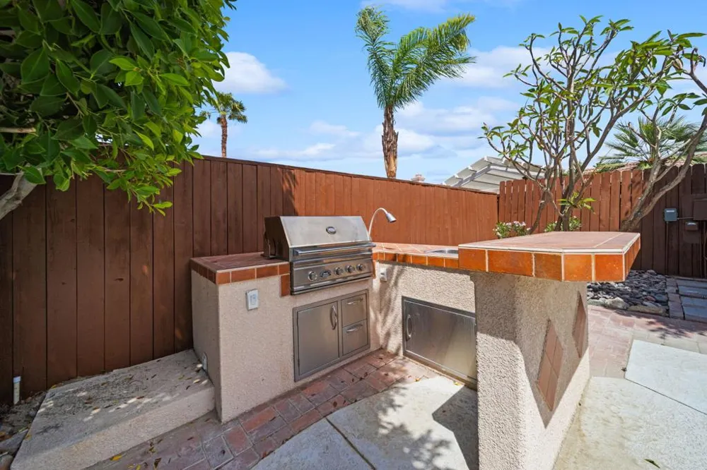 37762 Drexell Drive Palm Desert, CA 92211