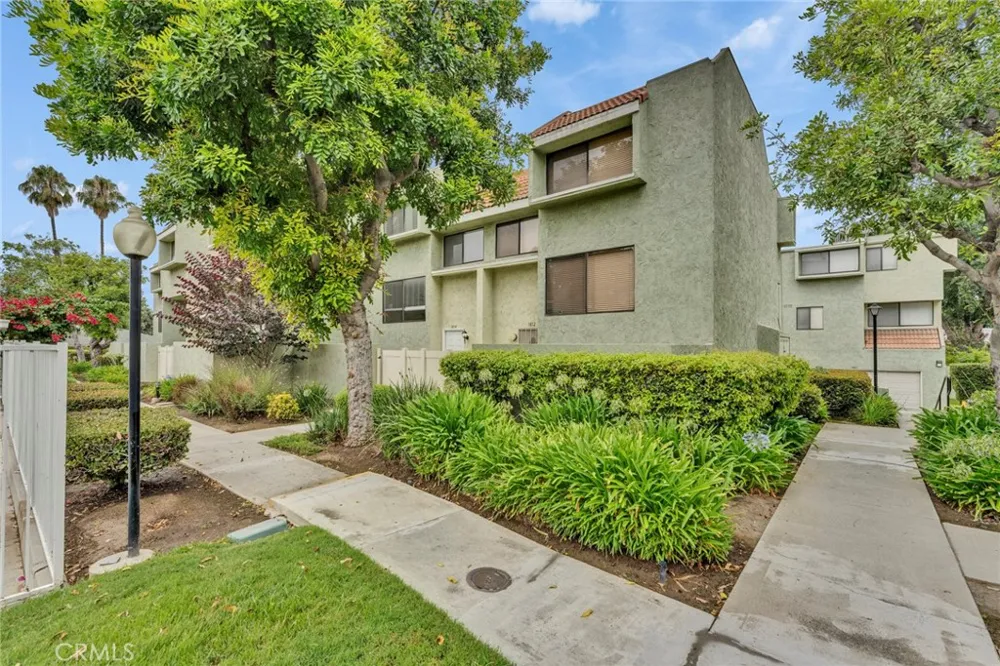 1814 Seattle Street West Covina, CA 91790