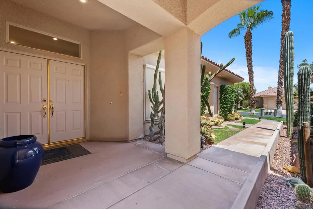 112 Kavenish Drive Rancho Mirage, CA 92270