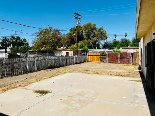 325 1st Street Blythe, CA 92225