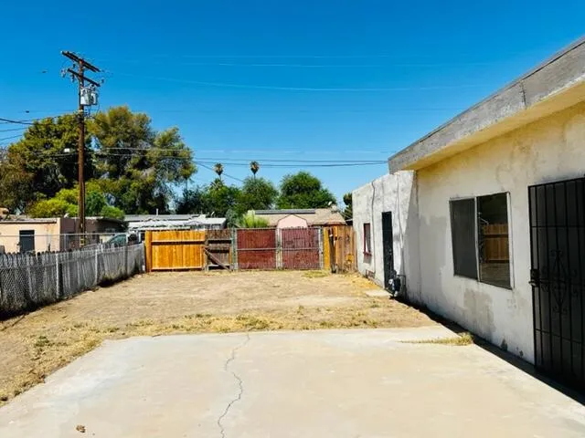325 1st Street Blythe, CA 92225